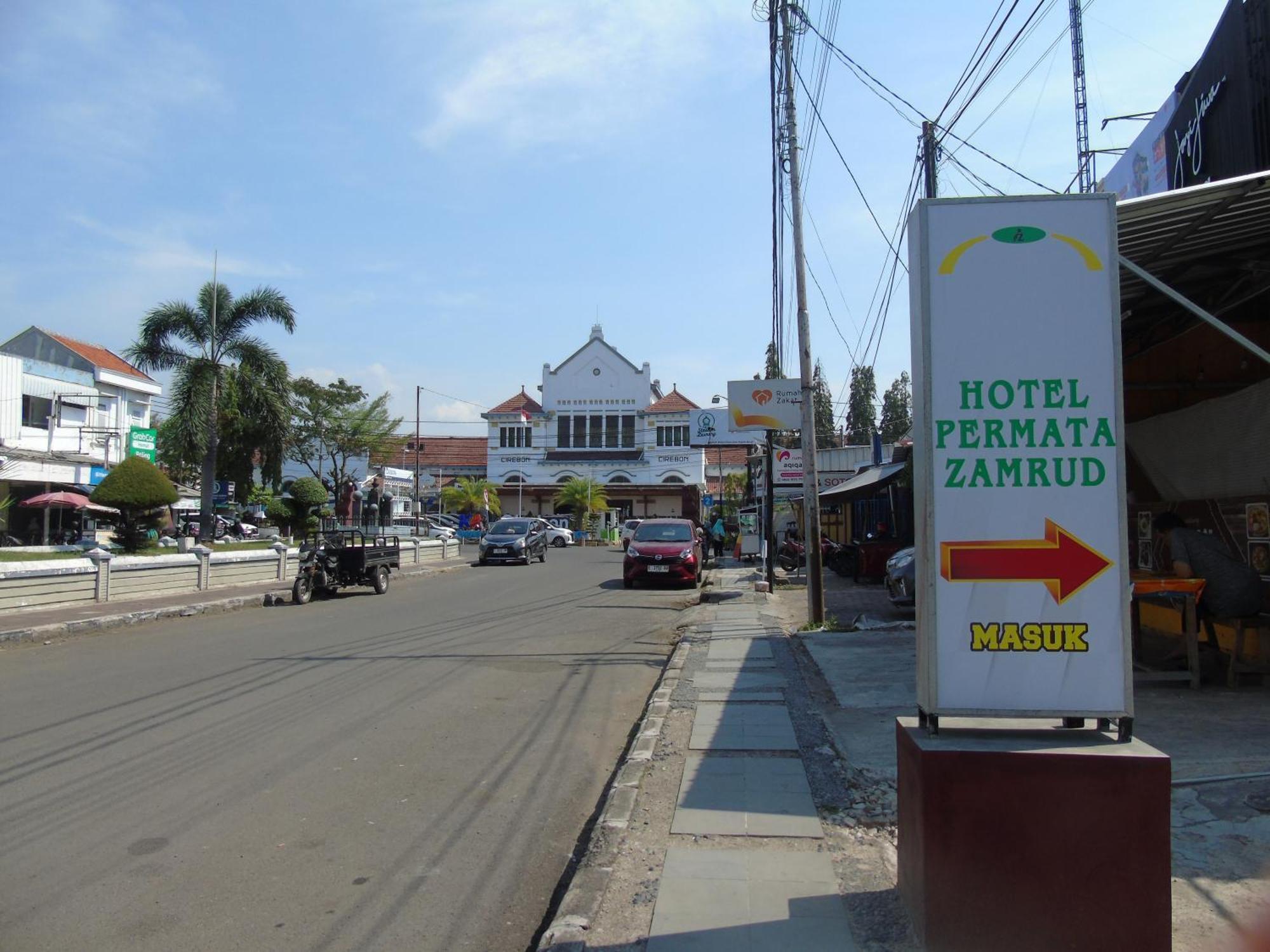 Hotel Permata Zamrud Cirebon Eksteriør bilde